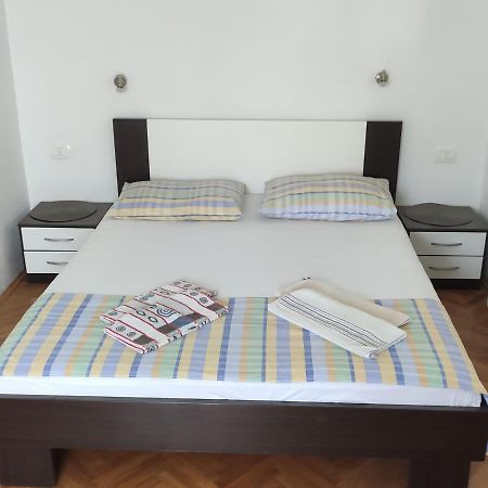 Apartment Iv&An Макарська Екстер'єр фото